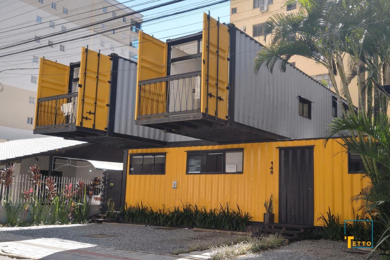 Aps Em Container Na Meia Praia, Itapema, Sc - Tetto Stays 외부 사진